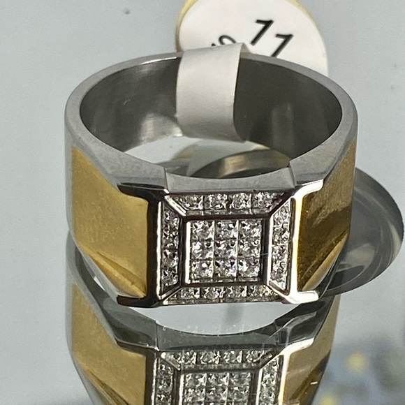 Atlantic Two-Toned Ring! 11 - Picture 4 of 10